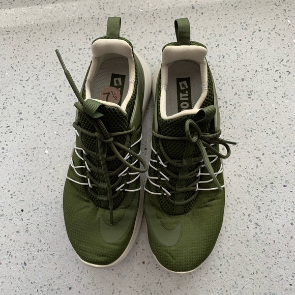 nike running shoes - Picture 1 of 2